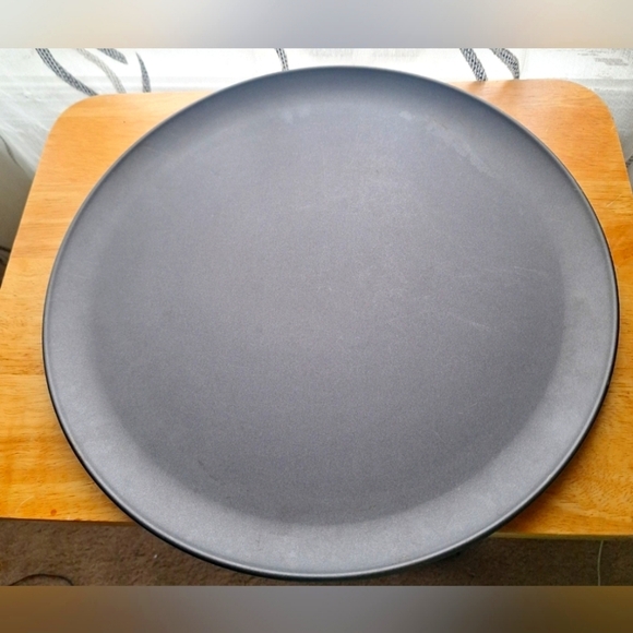 Pizza Tray Nonstick 16" diameter - Picture 1 of 3